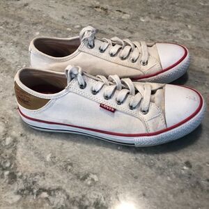 LEVI’S WHITE CANVAS Cap Toe Sneaker